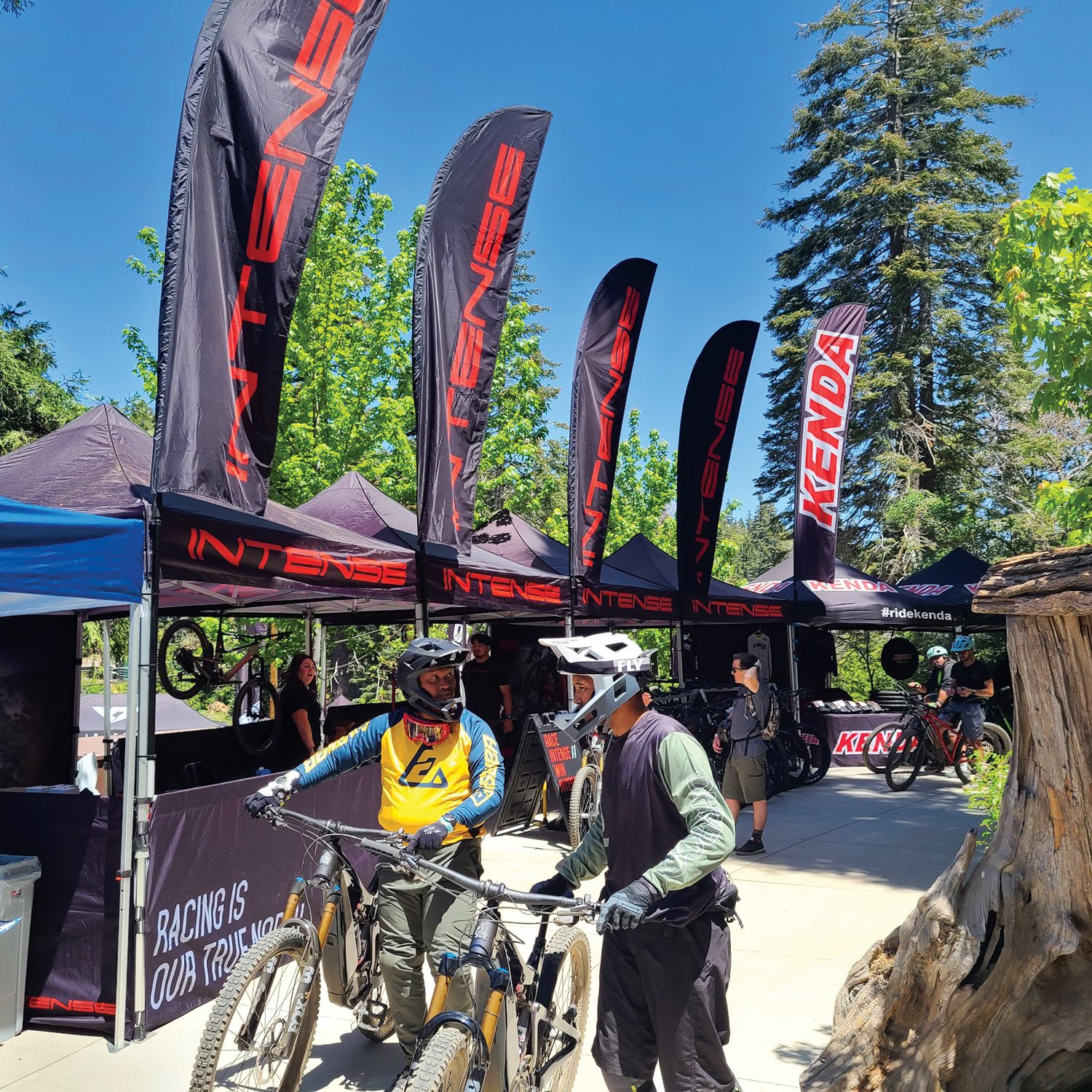 Two mountain bikers in front of the mtb festival